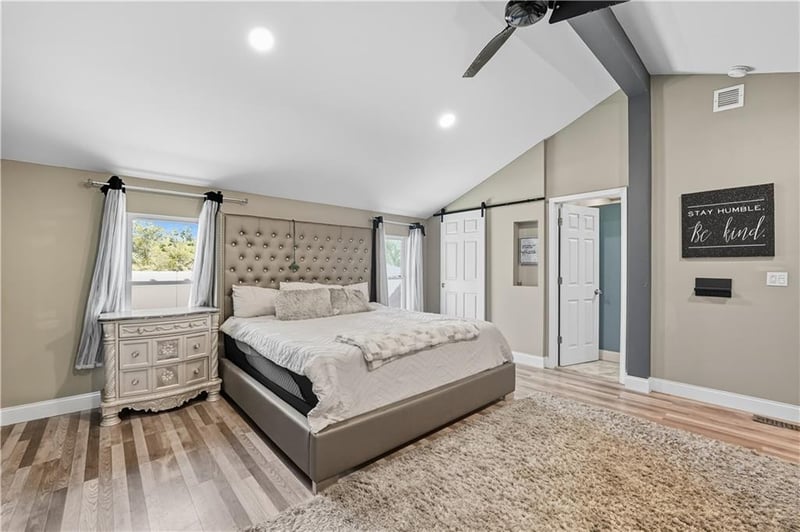 5820 Sloan Ave, Kansas City, KS 66104