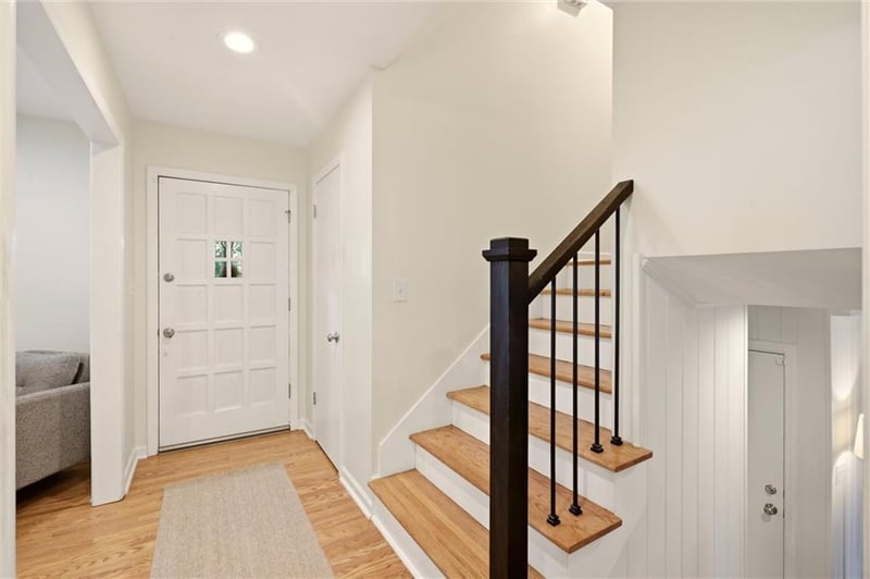 10715 W 101st Ter, Overland Park, KS 66214