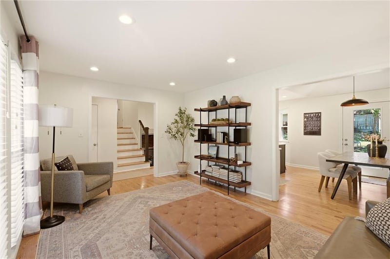 10715 W 101st Ter, Overland Park, KS 66214