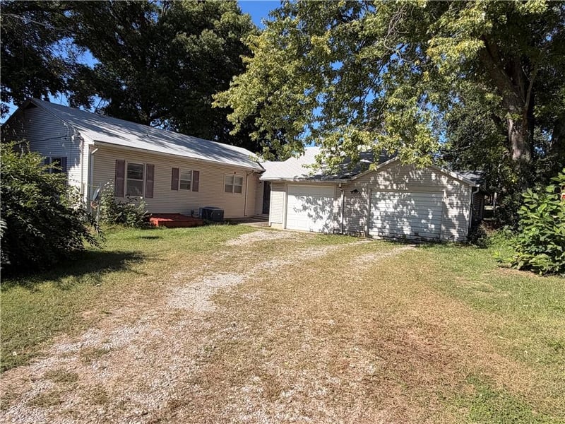 707 Main St, Waverly, MO 64096
