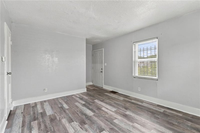 2113-2115 Askew Ave, Kansas City, MO 64127