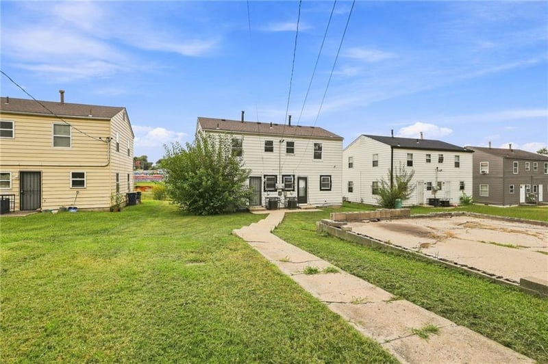 2113-2115 Askew Ave, Kansas City, MO 64127