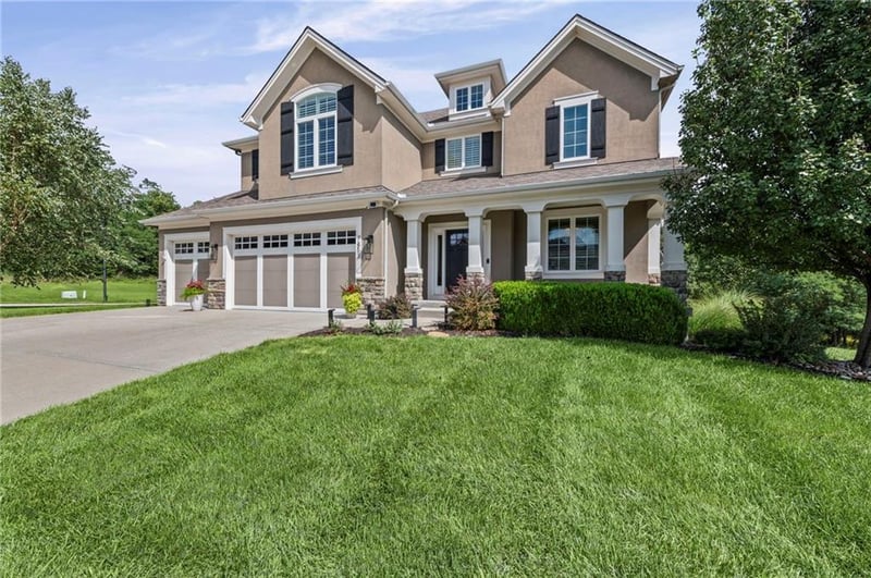 7853 N Kirkwood Ave, Kansas City, MO 64151