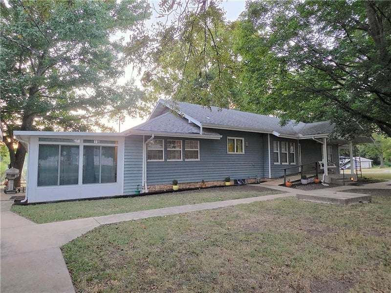 435 S Westgate Rd, Garnett, KS 66032