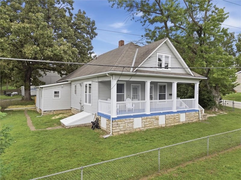1300 Kearney Rd, Excelsior Springs, MO 64024