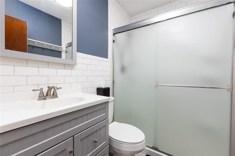1405 NE 72 St, Gladstone, MO 64118