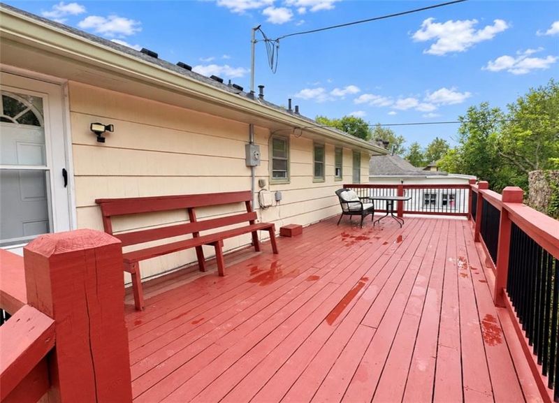 406 Elmwood Ave, Kansas City, MO 64124