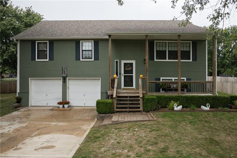 607 SE 120 Rd Rd, Warrensburg, MO 64093