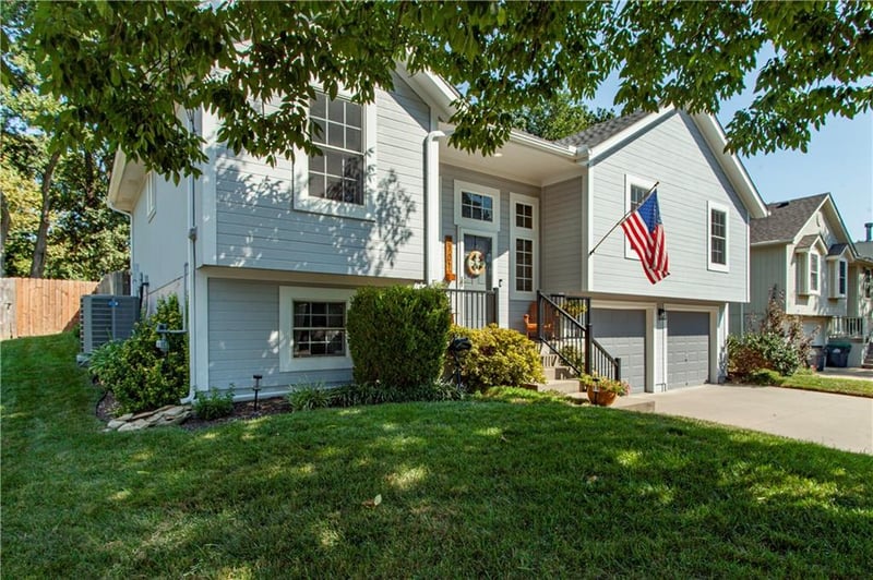 2701 NW Richard Dr, Blue Springs, MO 64015