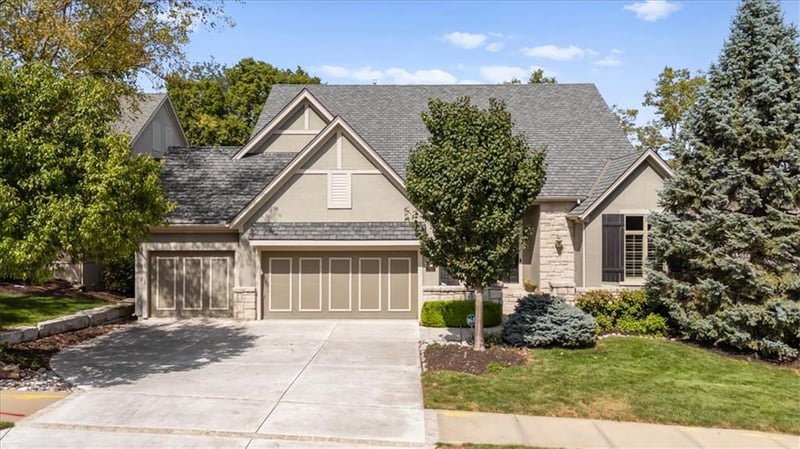 750 Suffolk Ln, Loch Lloyd, MO 64012