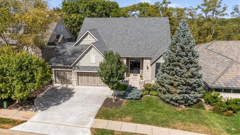 750 Suffolk Ln, Loch Lloyd, MO 64012