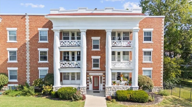 406 E 43rd St #2E, Kansas City, MO 64110