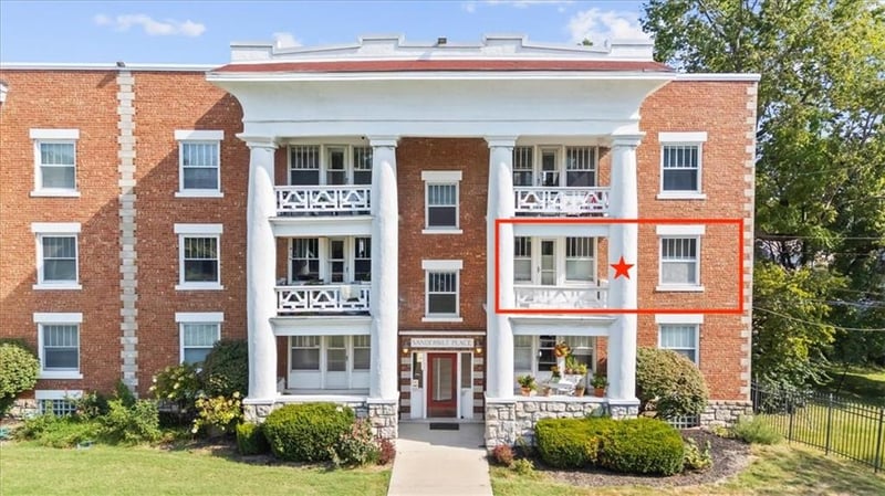 406 E 43rd St #2E, Kansas City, MO 64110
