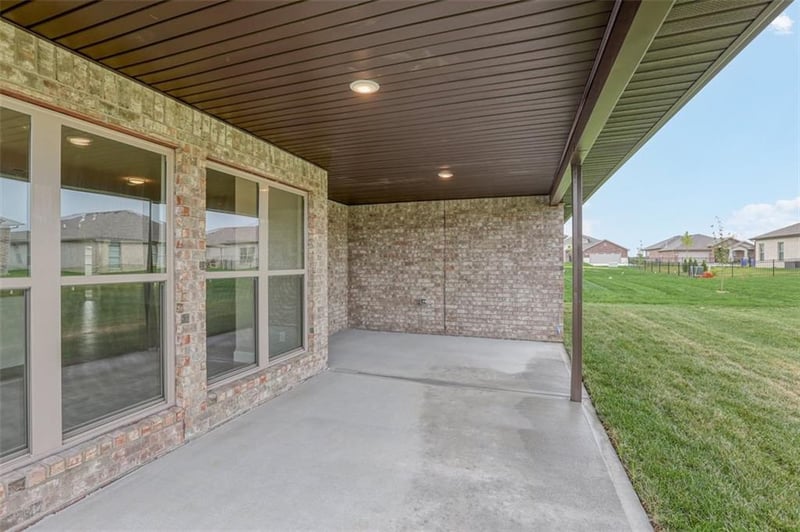 18450 W 195 St, Spring Hill, KS KS