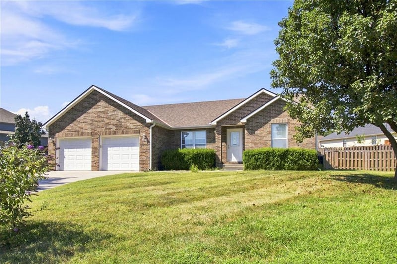 1595 Roanoke Ct, Warrensburg, MO 64093