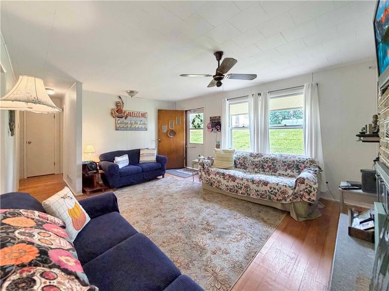 1752 Sagrada Rd, Edwards, MO 65326