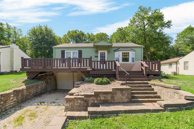 3111 NE 39th St, Kansas City, MO 64117