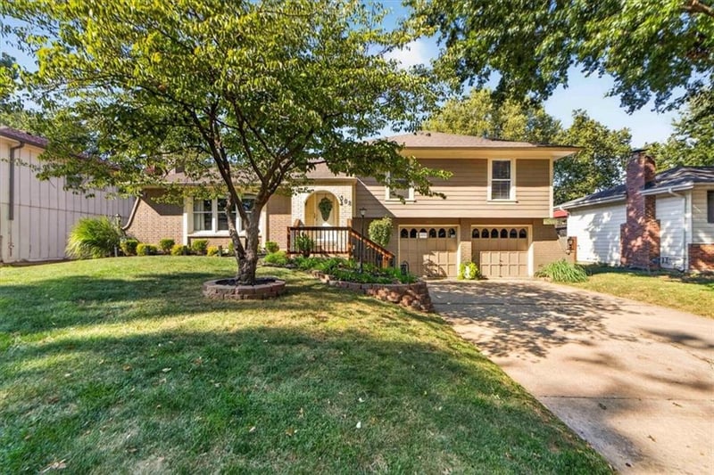 508 Sunset Ln, Belton, MO 64012