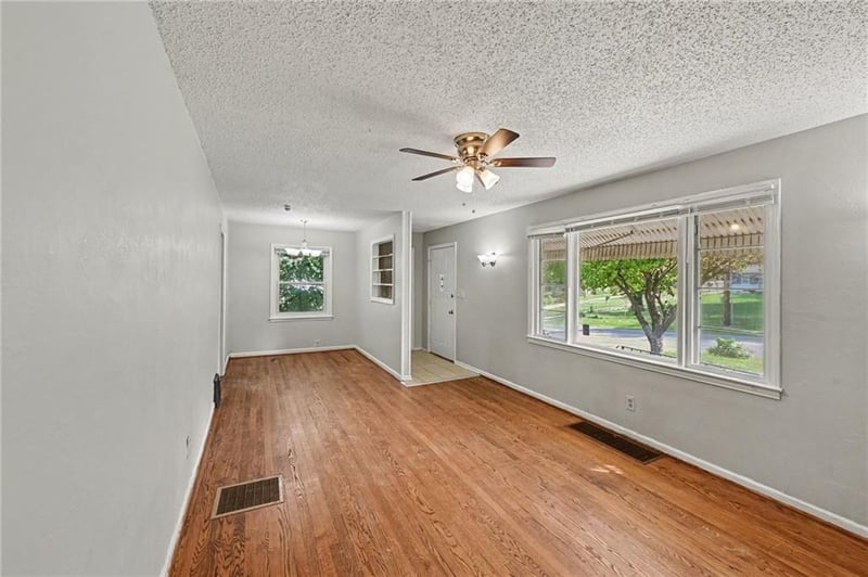2614 S Northern Blvd, Independence, MO 64052