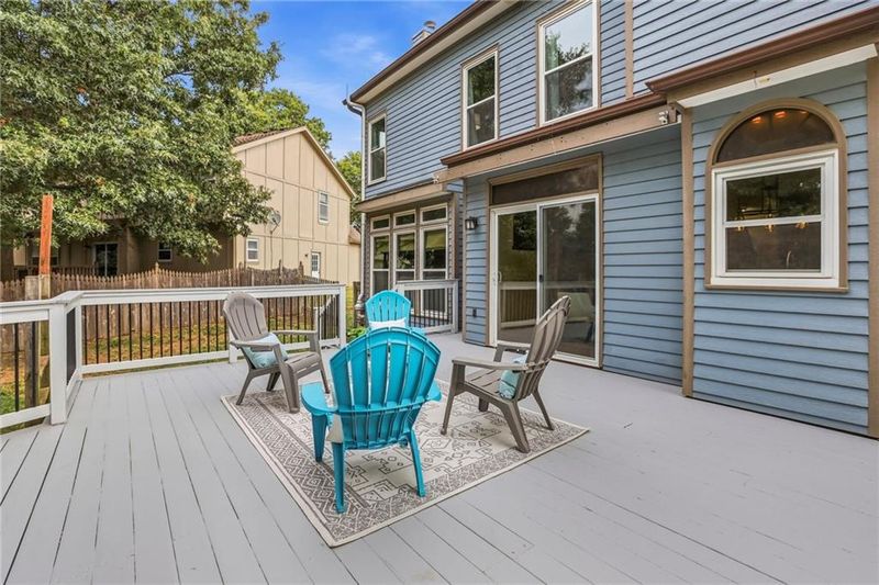 17555 W 112th St, Olathe, KS 66061