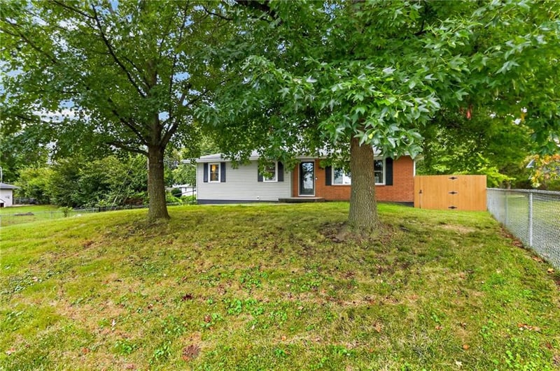 5402 Frederick Ave, St Joseph, MO 64506