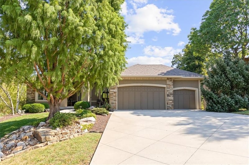 11931 S Barth Rd, Olathe, KS 66061