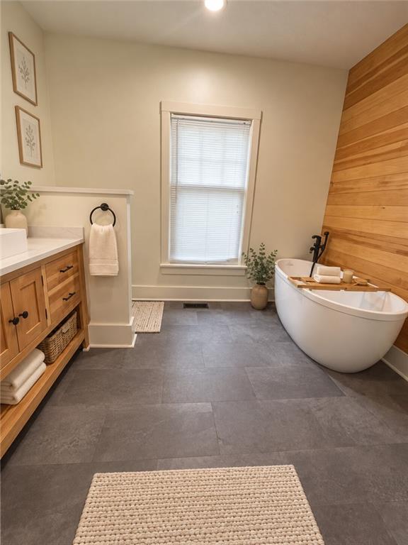 317 SE Grand Ave, Lee's Summit, MO 64063