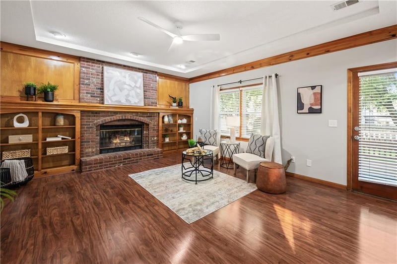 1042 E Millview Cir, Olathe, KS 66061
