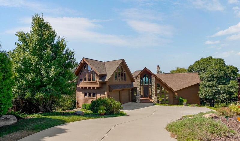 26515 W 110th St, Olathe, KS 66061