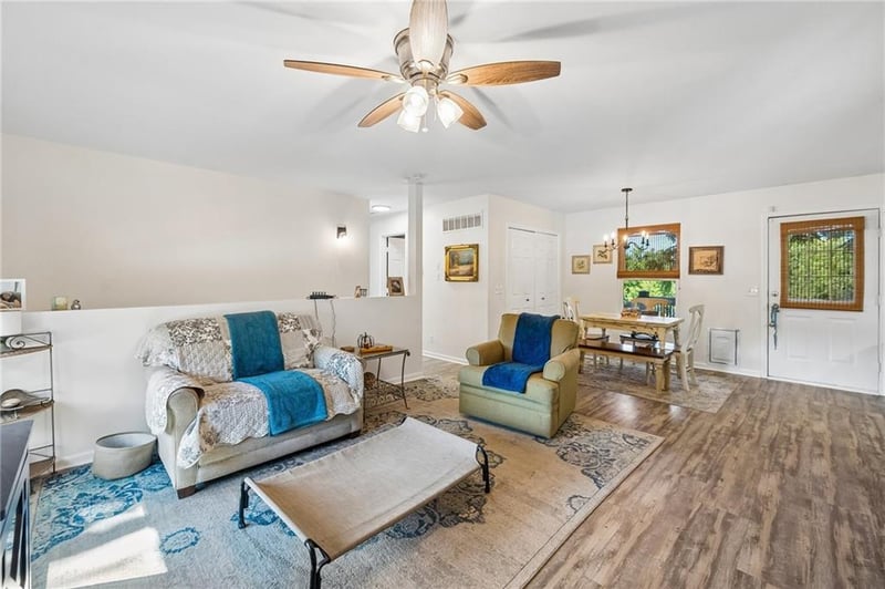 408 N Water St, Liberty, MO 64068