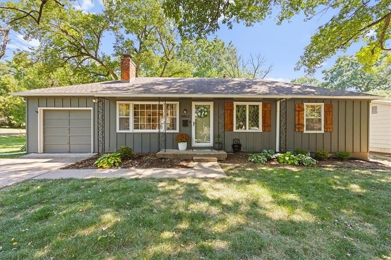 8863 Switzer Rd, Overland Park, KS 66214