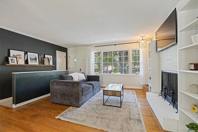 8863 Switzer Rd, Overland Park, KS 66214