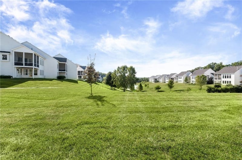 6140 Lime Stone Ct, Parkville, MO 64152