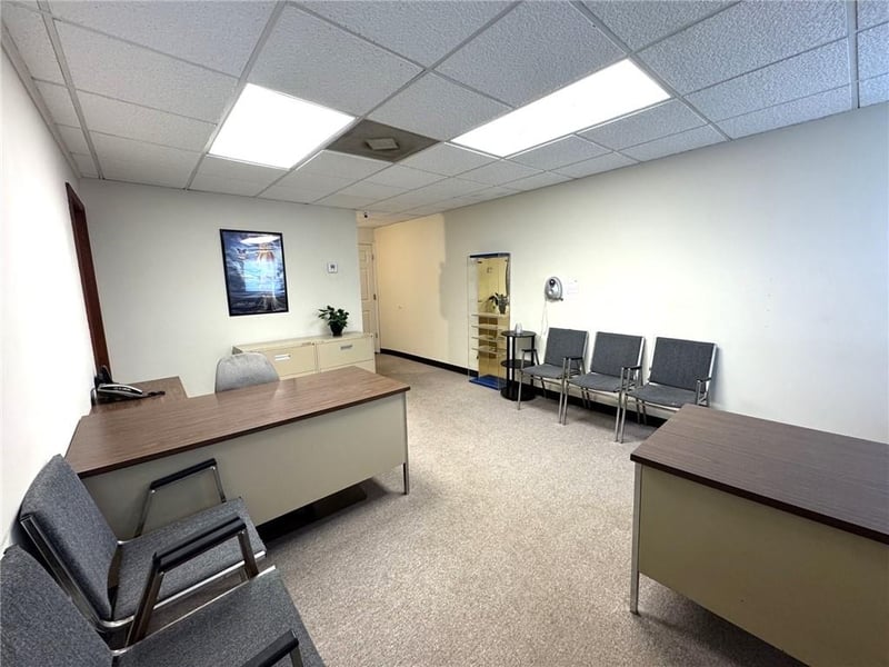 205 N Main St, Gallatin, MO 64640