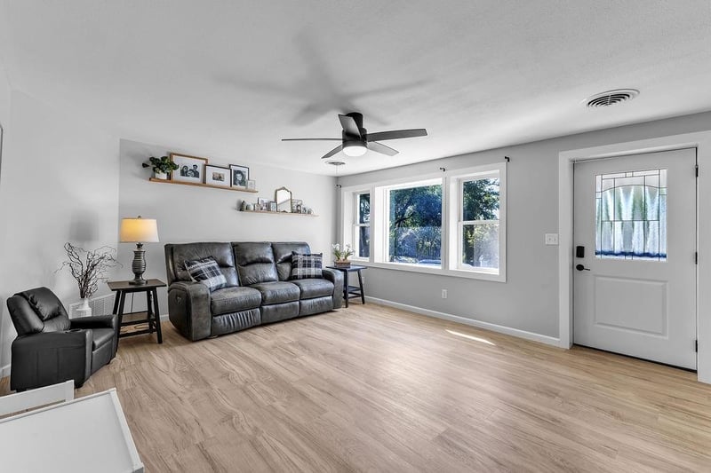 103 E Vassar St, St Joseph, MO 64504