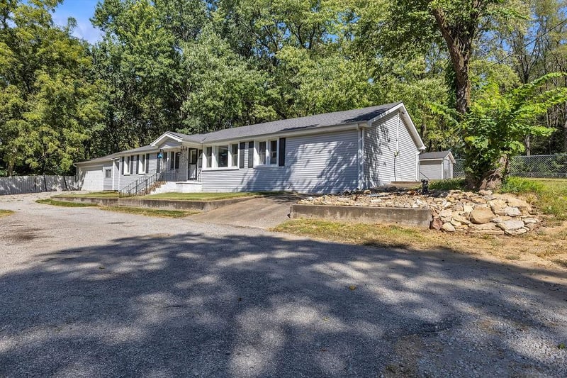 103 E Vassar St, St Joseph, MO 64504