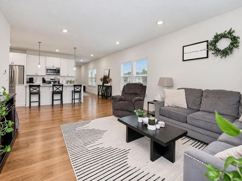 511 Hampstead Dr, Raymore, MO 64083