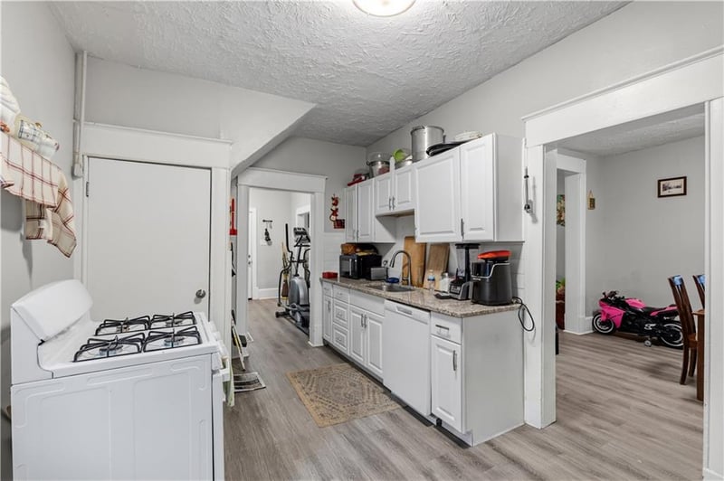 206 N Valley St, Kansas City, KS 66102