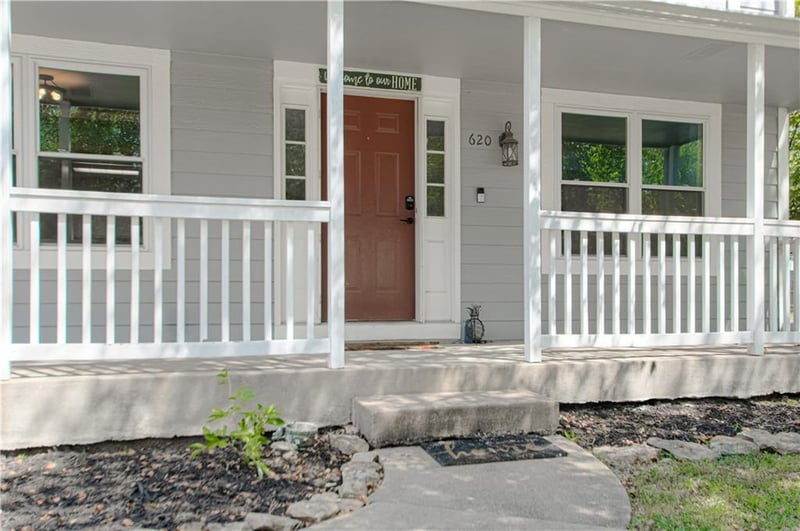 620 Meadowlark Rd, Lansing, KS 66043