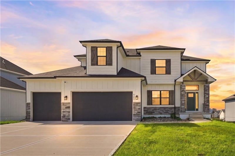 2333 SW Old Port Rd, Lee's Summit, MO 64082