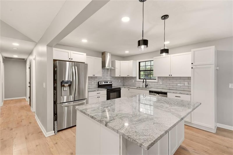 16021 W 153rd Ter, Olathe, KS 66062