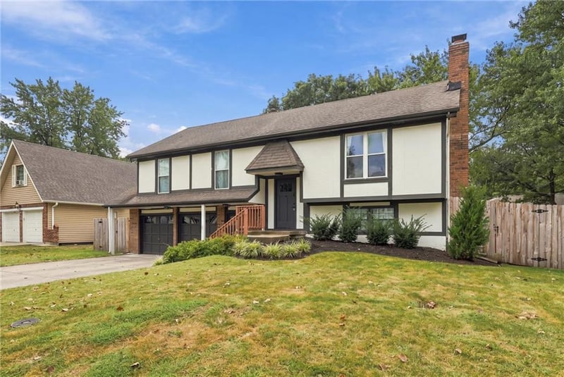 16021 W 153rd Ter, Olathe, KS 66062