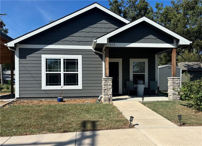 413 E 2nd St, Ottawa, KS 66067