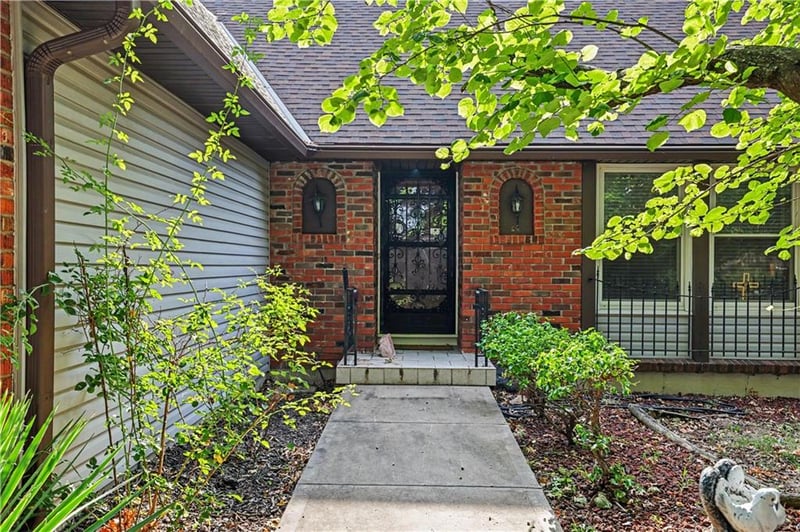 119 Johnston Pw, Raymore, MO 64083
