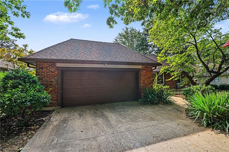 119 Johnston Pw, Raymore, MO 64083