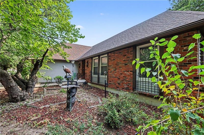 119 Johnston Pw, Raymore, MO 64083
