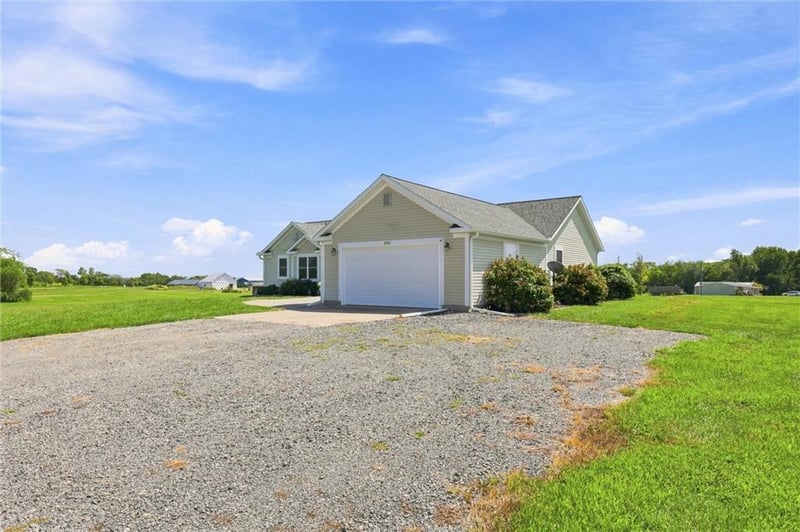 529 NW 1421st Rd, Holden, MO 64040