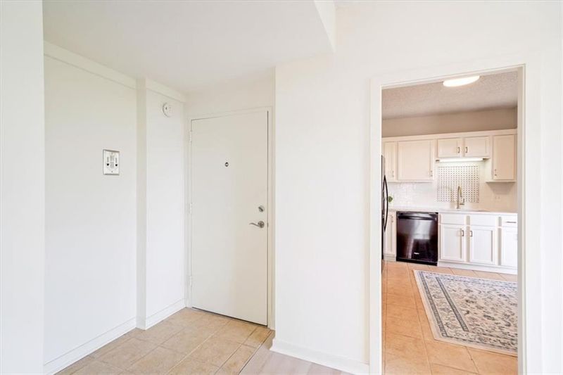 333 W Meyer Blvd #512, Kansas City, MO 64113