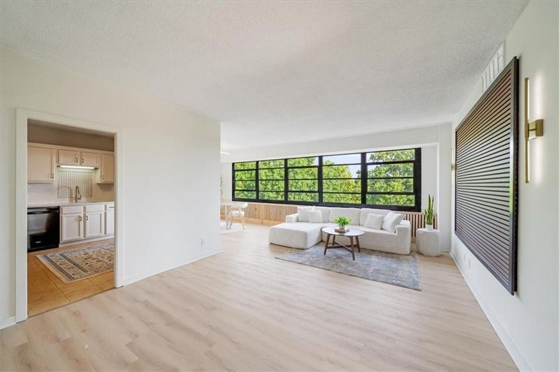 333 W Meyer Blvd #512, Kansas City, MO 64113