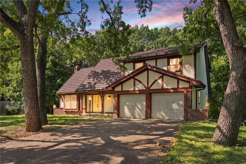 3706 W Colony Sq, St Joseph, MO 64506